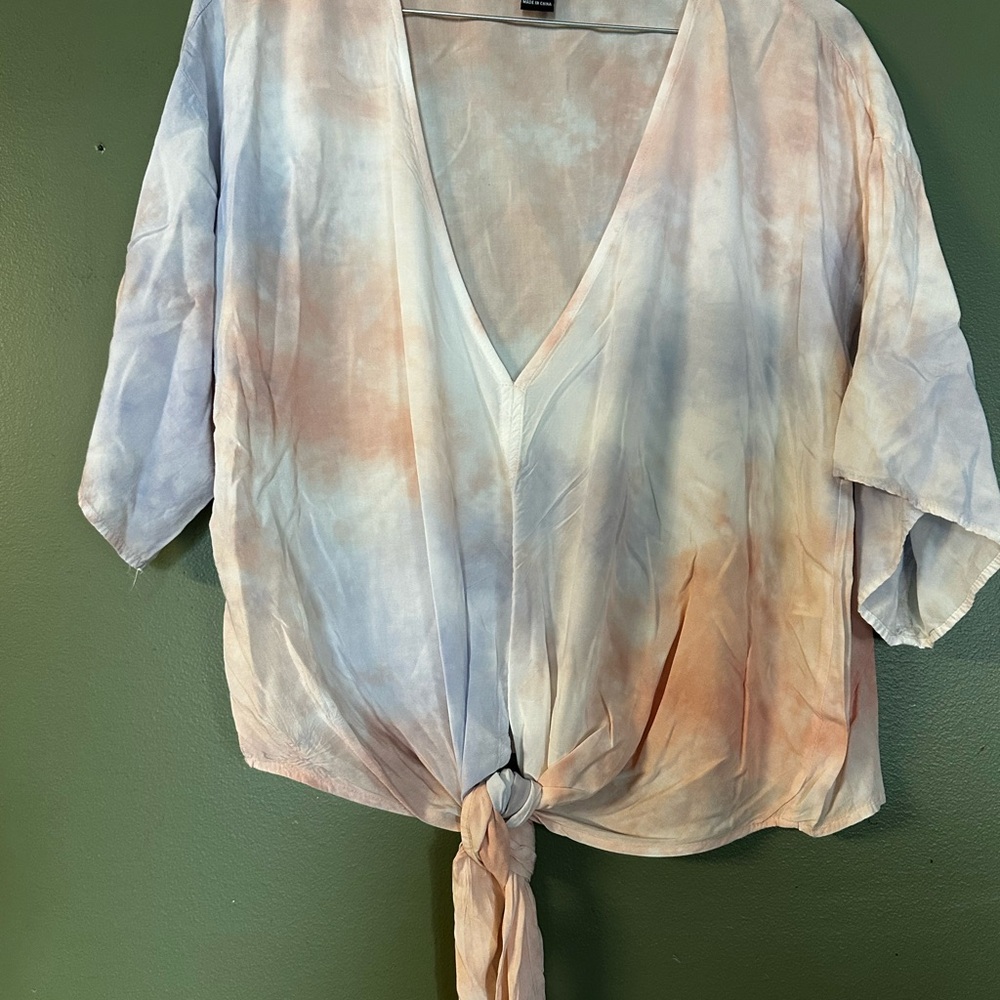 Forever 21 Blue and Orange 3/4 Sleeve Tie Front Blouse